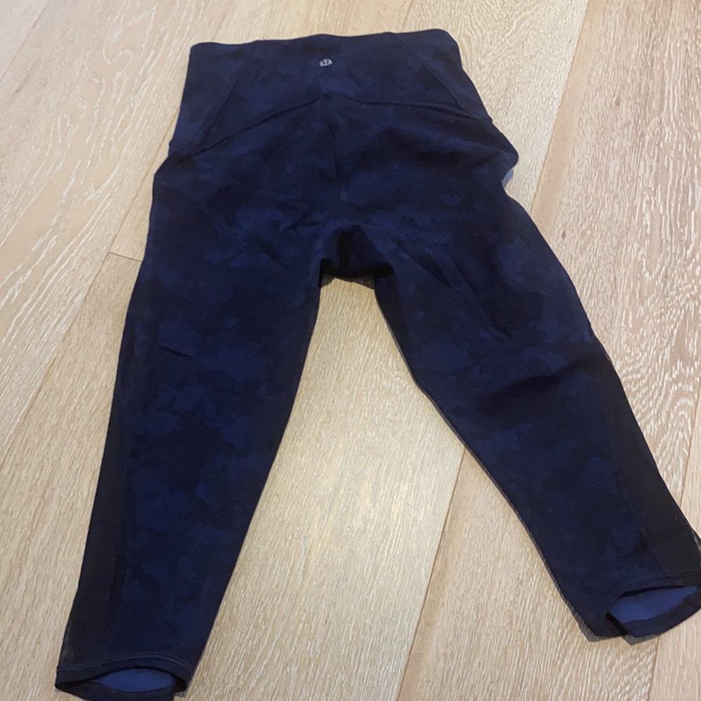 Lululemon EUC high waist crop leggings Size 6 - Picture 3 of 3